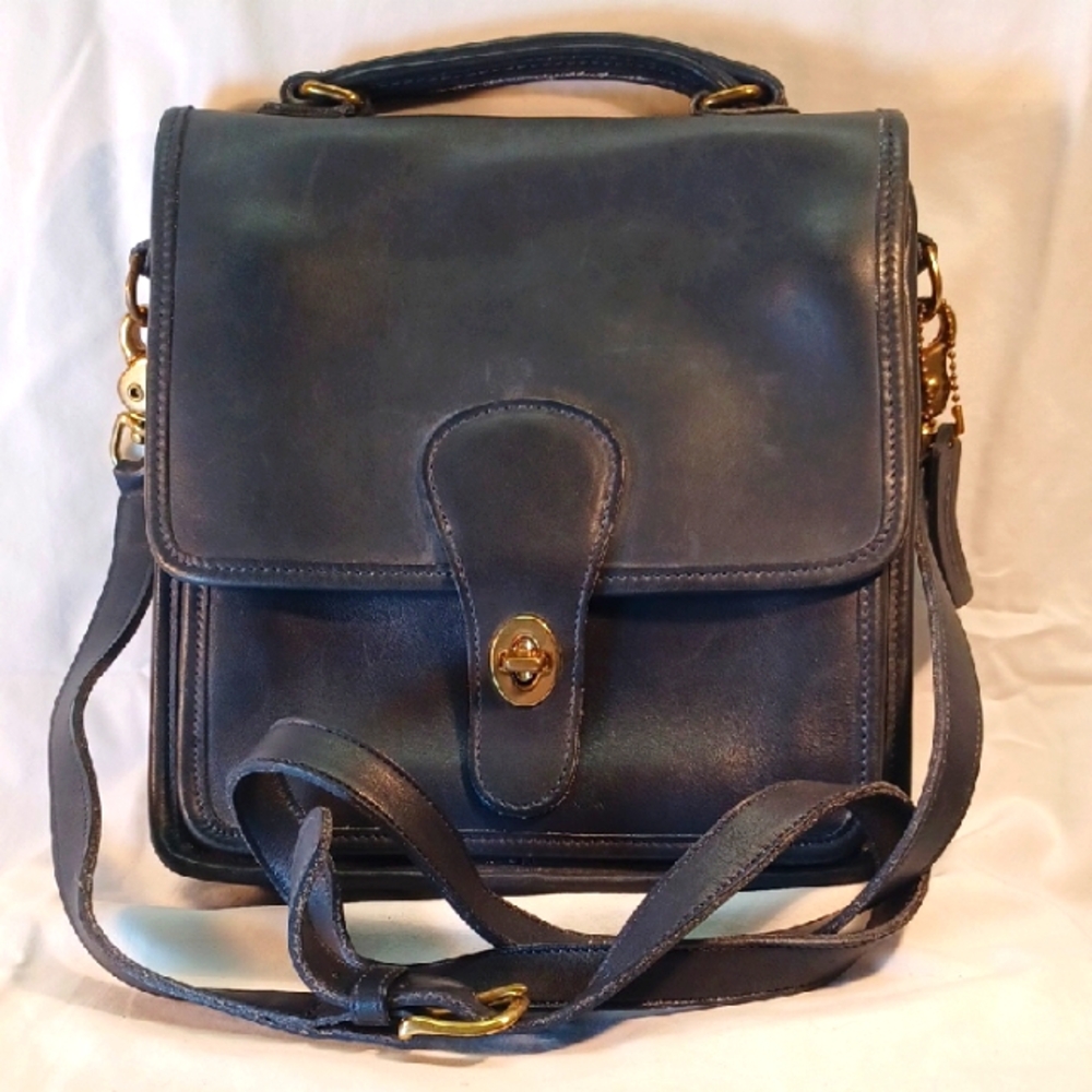 Classic Navy Leather Crossbody Bag - Unbranded